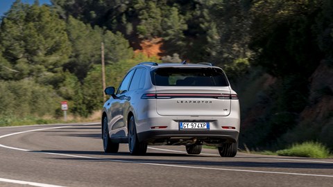 Leapmotor C10 REEV (2025) review: rear three quarter cornering, grey paint