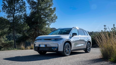 Leapmotor C10 REEV (2025) review: front three quarter static, countryside