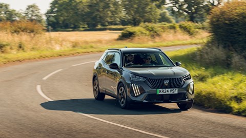 Peugeot E-2008: dynamic shot