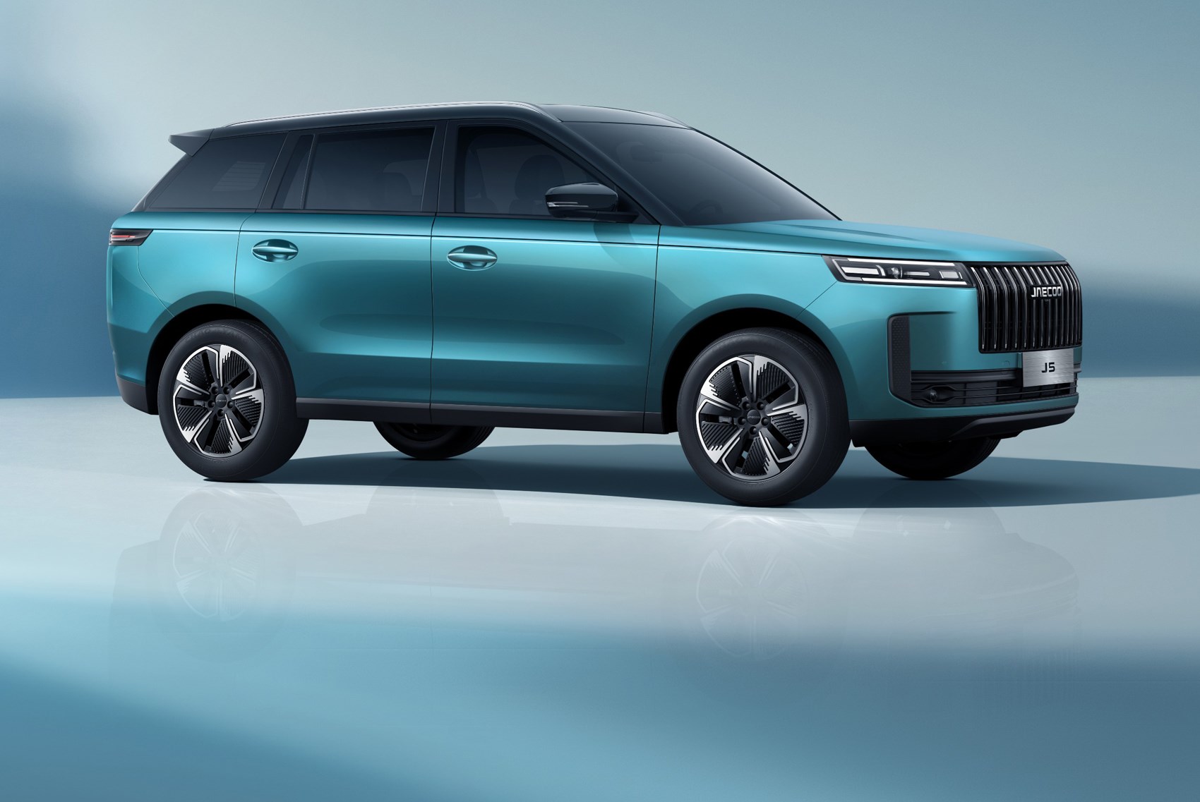Hunting Pumas: new Jaecoo 5 arrives with Evoque-ative look