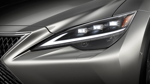 Lexus LS front light detail
