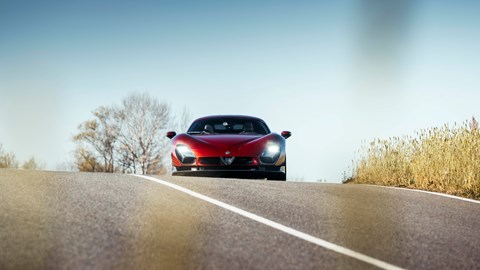 Alfa Romeo 33 Stradale cornering