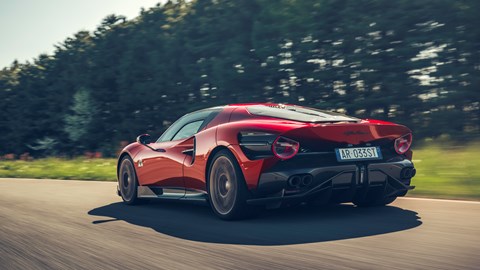 Alfa Romeo 33 Stradale rear three-quarter