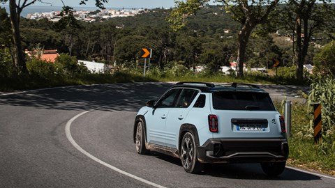 Renault 4 rear cornering