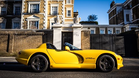 Image of the Dodge Viper RT/10, in yellow, viewed from the right side profile
