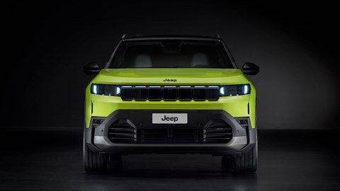 Jeep Compass (2025): front view, green paint
