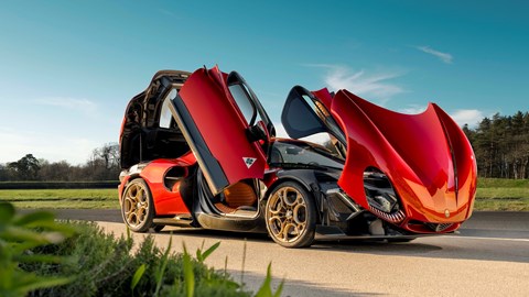 Alfa Romeo 33 Stradale front three quarter static, doors open