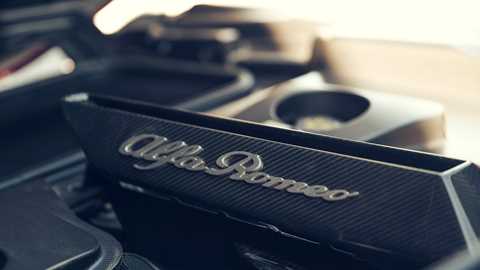 Alfa Romeo 33 Stradale engine