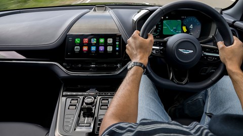 CarPlay Ultra 2