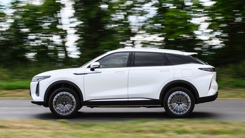 Omoda 9 profile driving