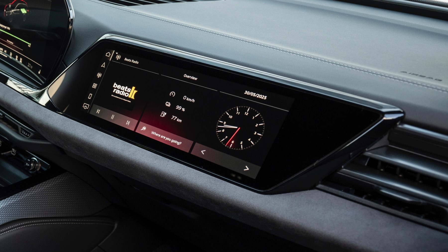 Audi A5 e-hybrid passenger display