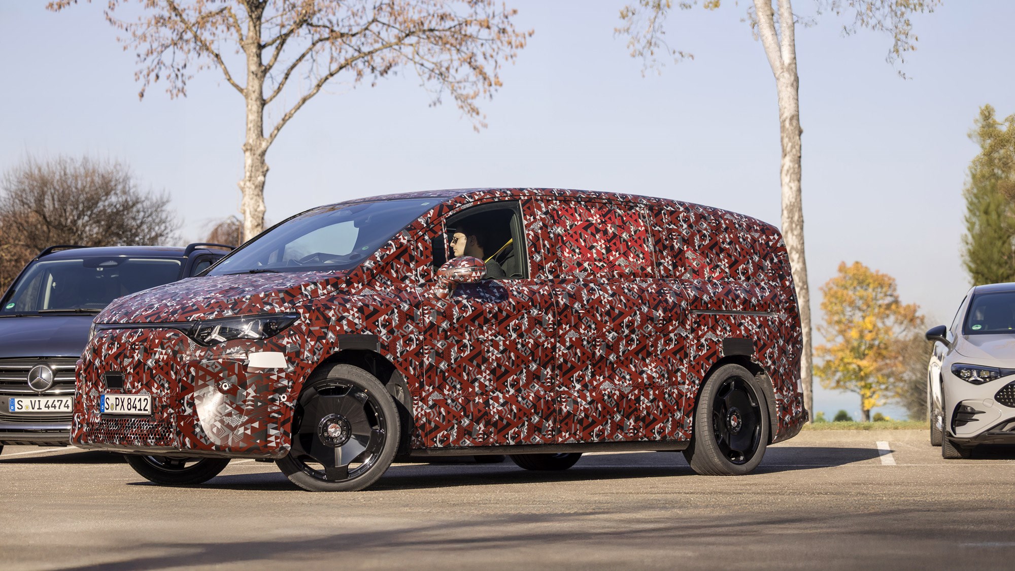 Mercedes' new van-based large MPV has a smaller turning circle than a VW Golf