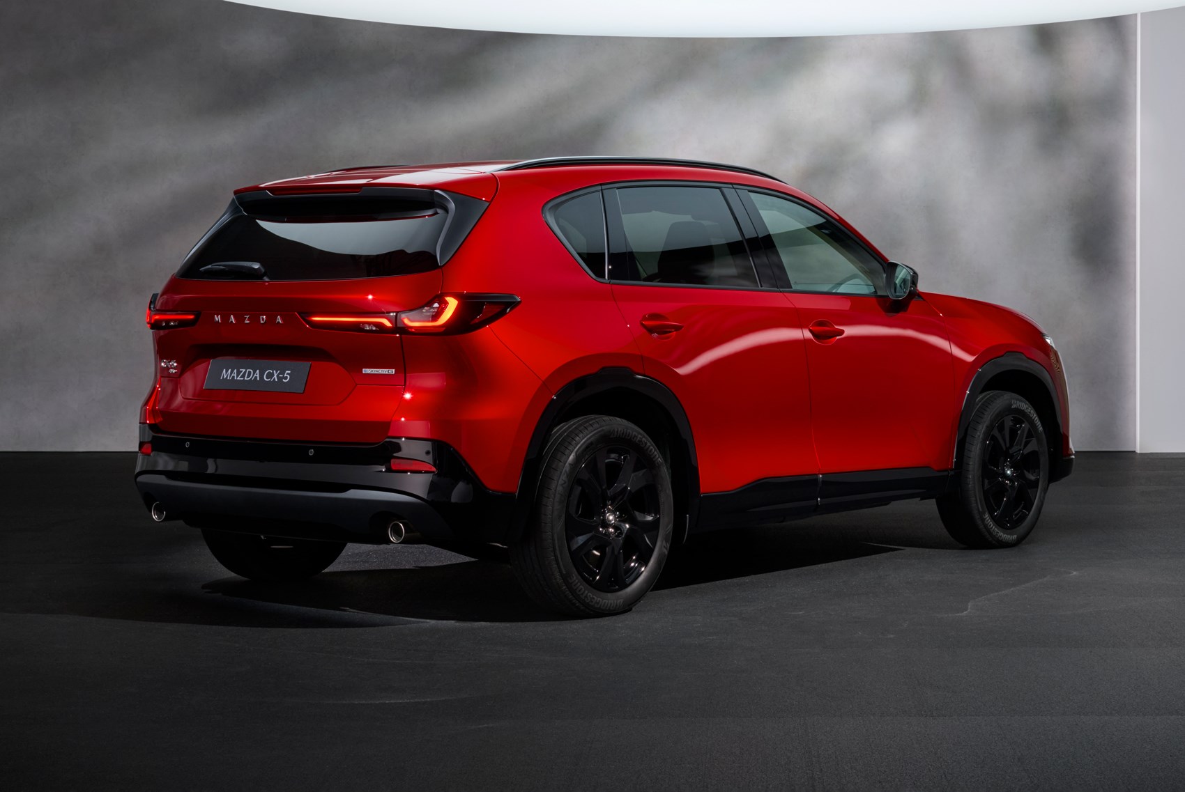 Новый Mazda CX-5 2025: обновленный семейный SUV с уникальными технологиями