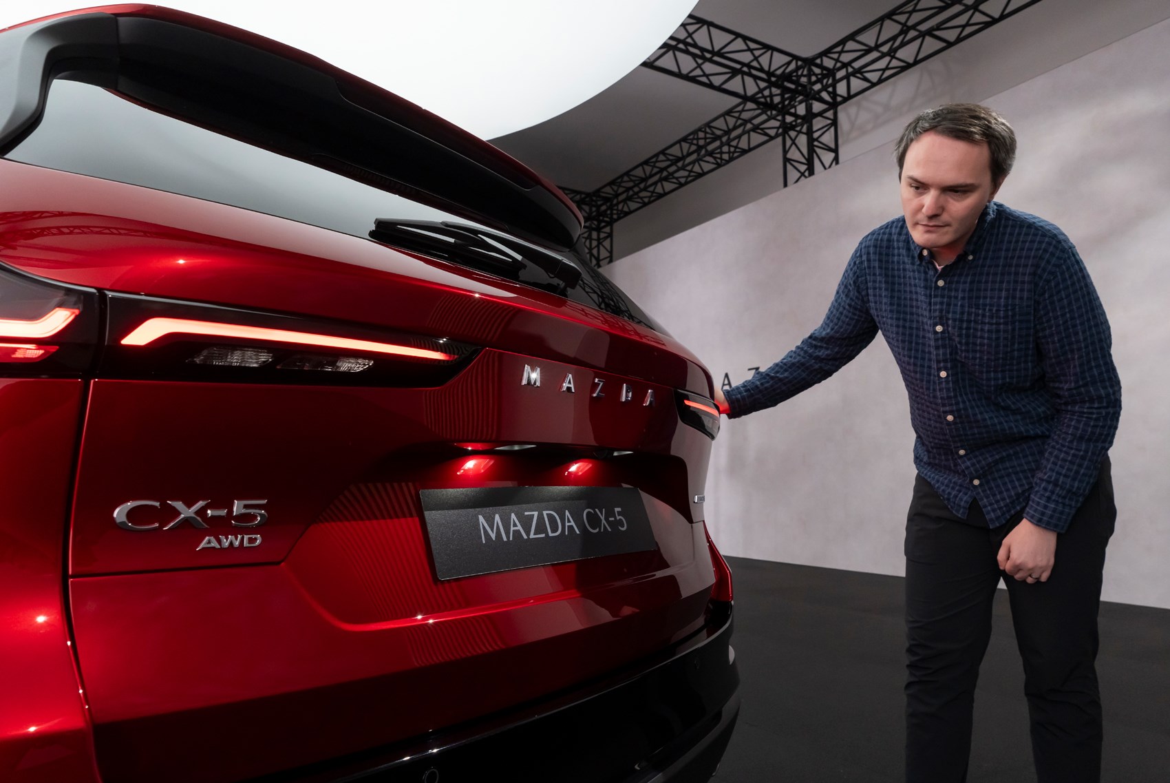 Новый Mazda CX-5 2025: обновленный семейный SUV с уникальными технологиями