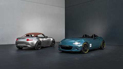The Mazda MX-5 Spyder (left) and Speedster (right)