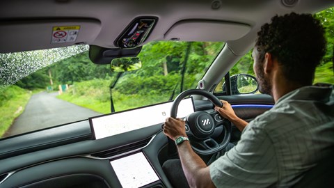 MG IM6: Curtis driving again