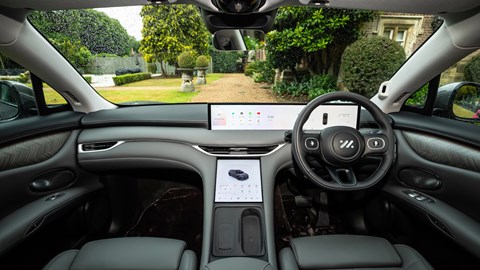 MG IM6: interior shot