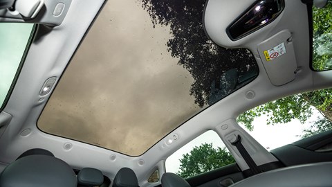 MG IM5 sunroof