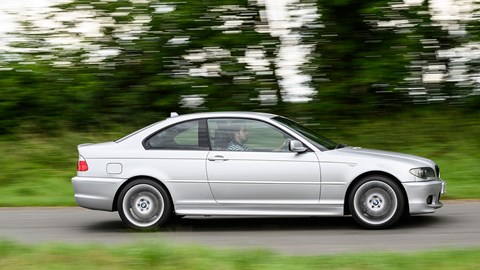 BMW 330Ci: side view driving