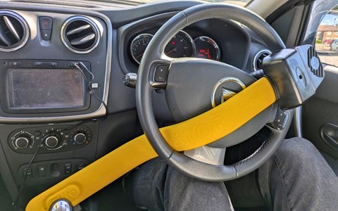 Stoplock Pro Elite attached to vehicle