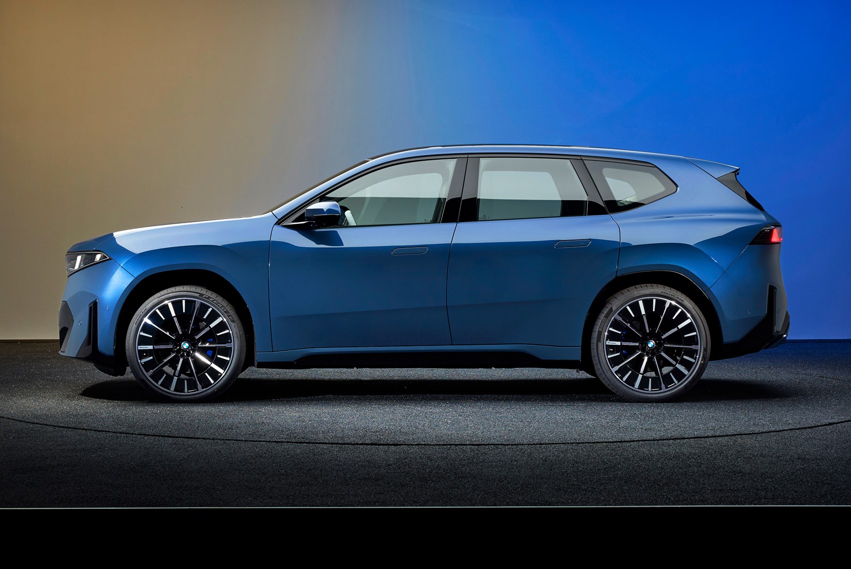 BMW iX3 Neue Klasse электрос SUV с невероятным запасом хода