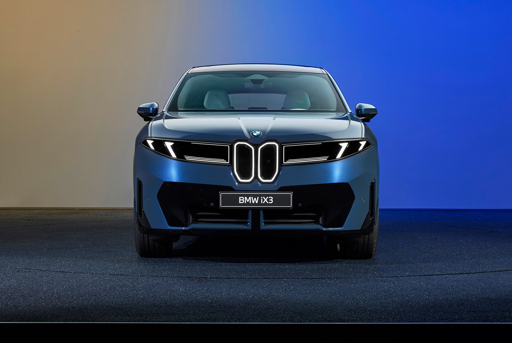 BMW iX3 Neue Klasse электрос SUV с невероятным запасом хода