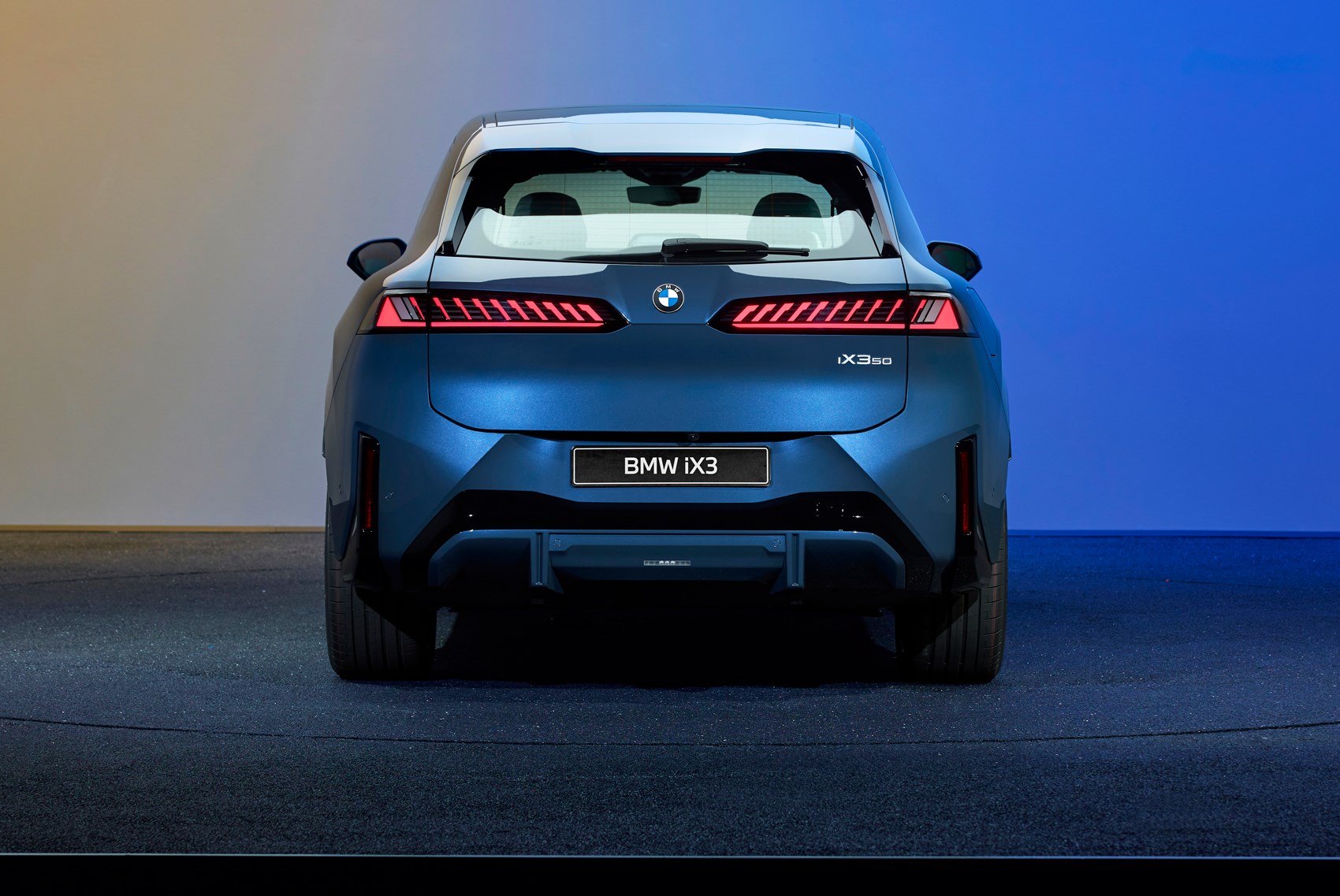 BMW iX3 Neue Klasse электрос SUV с невероятным запасом хода