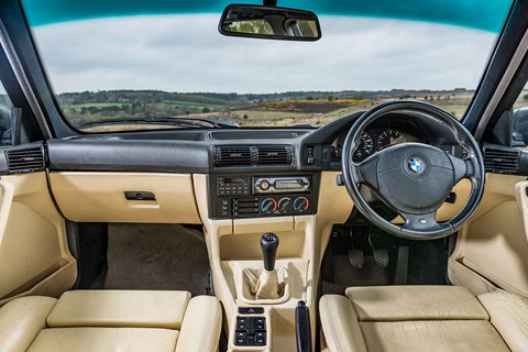 BMW M5 E34 interior