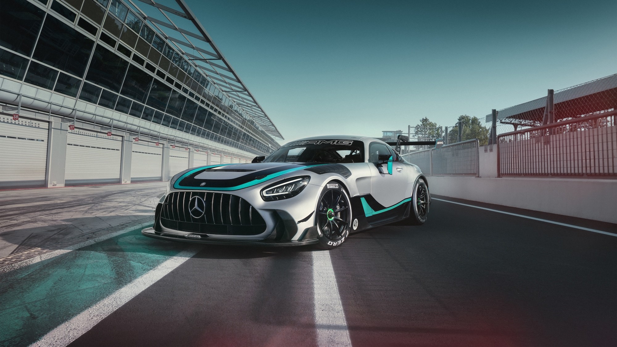 Новый Mercedes-AMG GT2 с мотором F1 и 819 л.с.