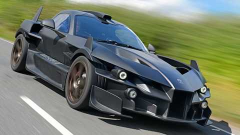 Ariel Hipercar front tracking shot, leafy B-road