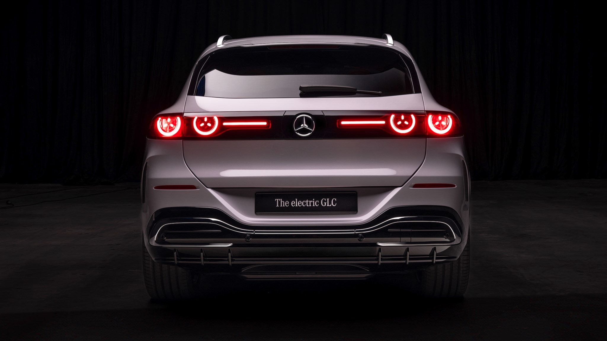 Электрический Mercedes GLC 2025 с инновационным дизайном и технологиями