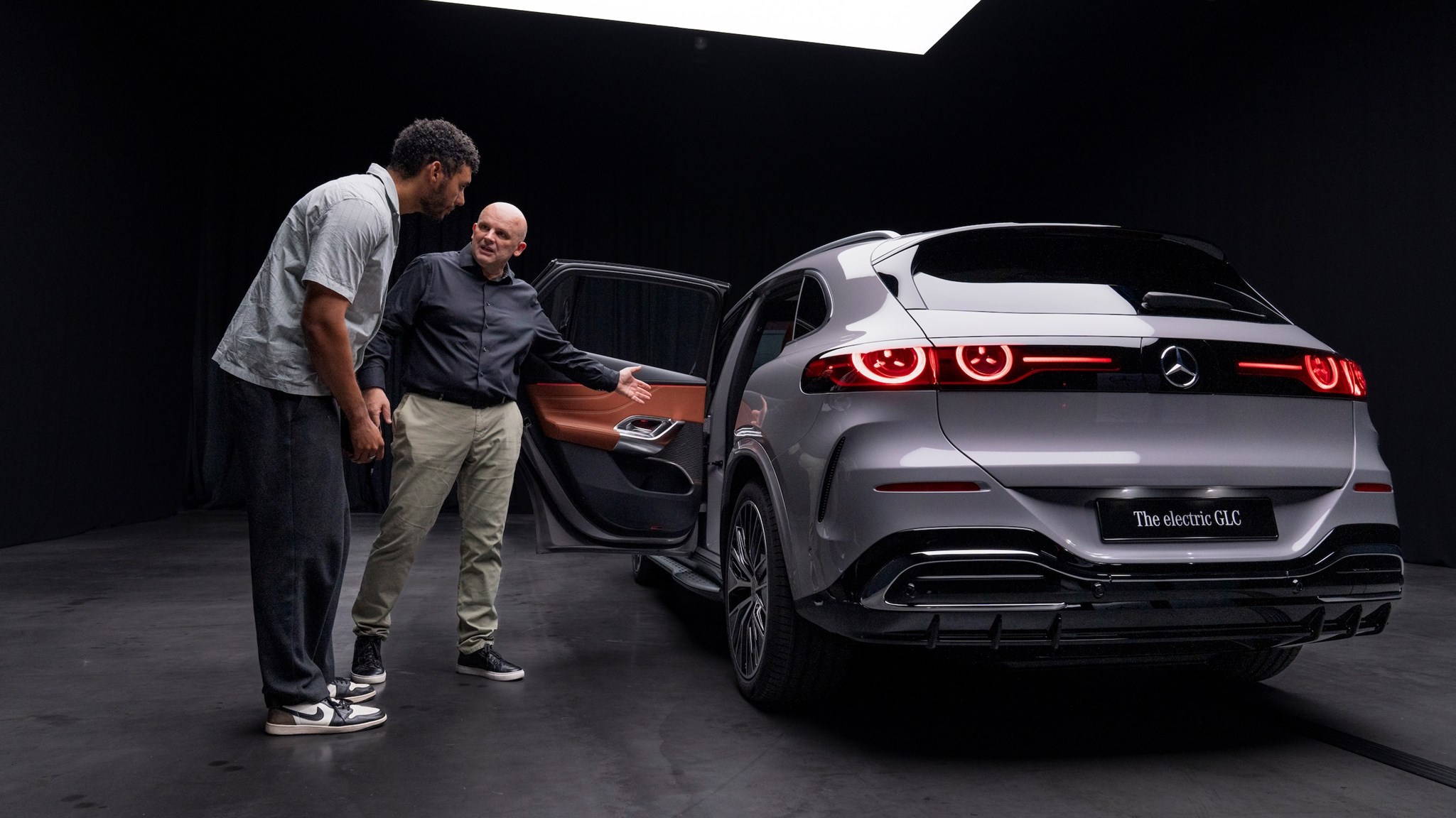 Электрический Mercedes GLC 2025 с инновационным дизайном и технологиями