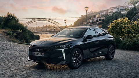 DS No.4 (2025) review: front three quarter static, black paint