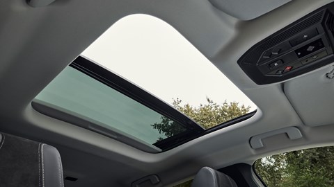 DS No.4 E-Tense (2025) review: sunroof