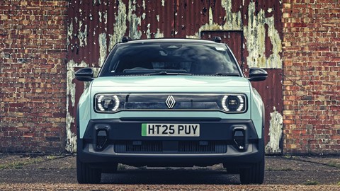 Renault 4 meets icons