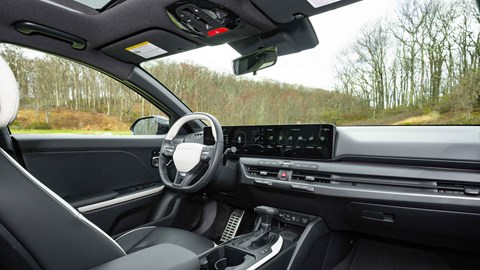 Kia K4 saloon front cabin