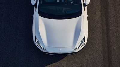 Polestar first with Google Maps live lane guidance