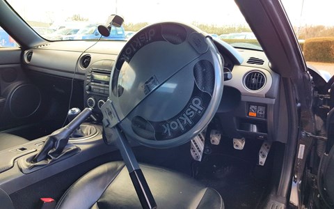 Disklok Diamond Edition installed on car