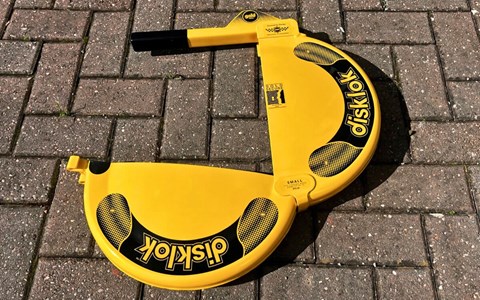 Disklok Gold Edition opened up