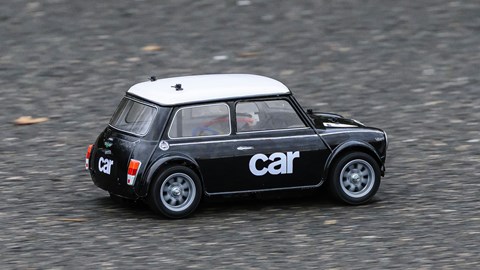 Tamiya MB-01 Mini Cooper Racing rear driving