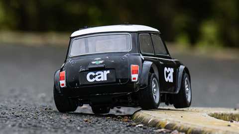 Tamiya MB-01 Mini Cooper Racing rear cornering