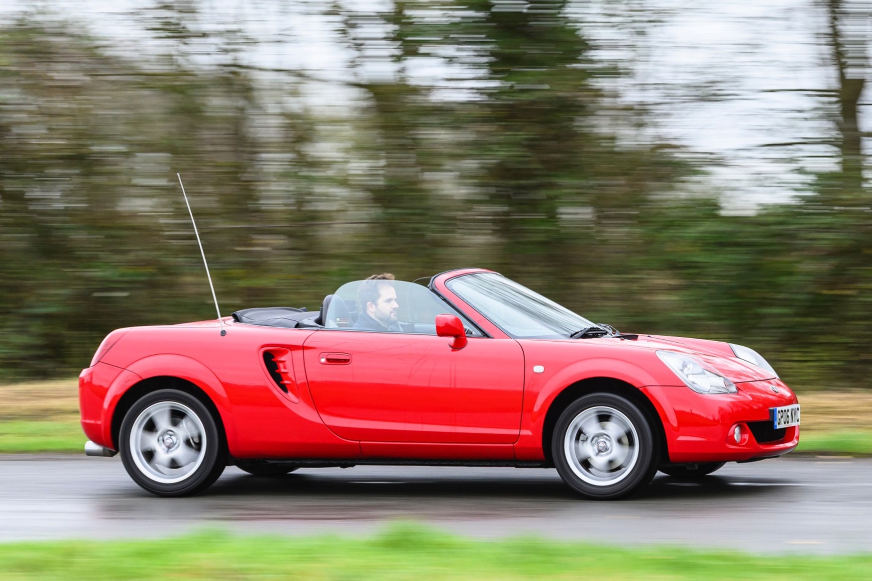 トヨタ　MR2 Driving the classics: Toyota MR2 (W30)