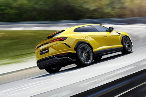 Lamborghini Urus carousel rear tracking