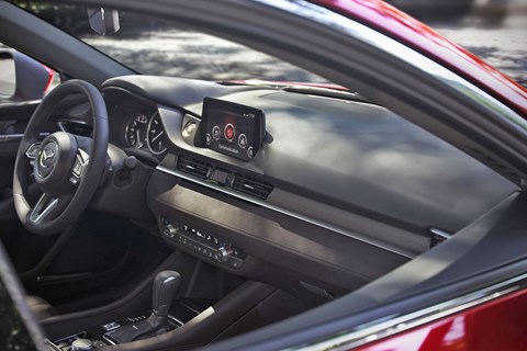 Mazda 6 facelift interior