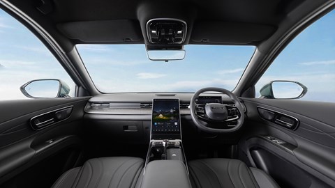 Lepas L8 interior front