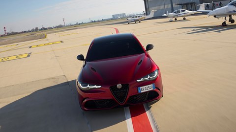 Alfa Romeo Giulia and Stelvio relaunched: front tracking