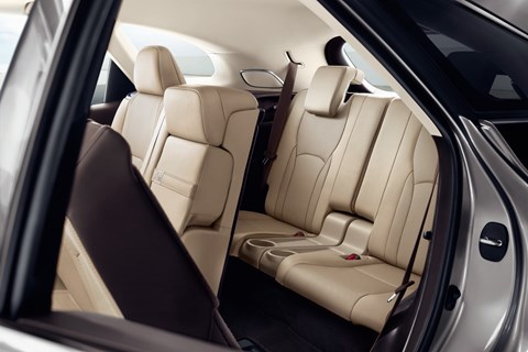 Lexus RX-L rear seats
