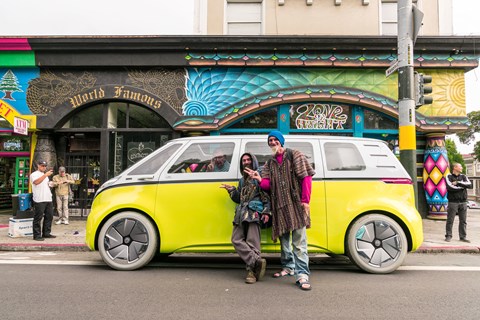 ID Buzz vs VW Microbus hippies