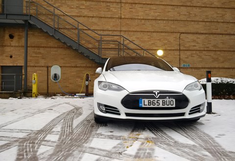 Tesla Model S in winter: how it performs in the snow