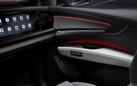 Audi Q9 speakers